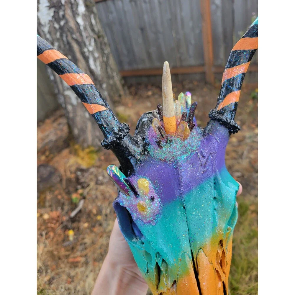 Deer Skull Oddity with crystals. Real animal skulls, Painted Animal Skull, Taxid